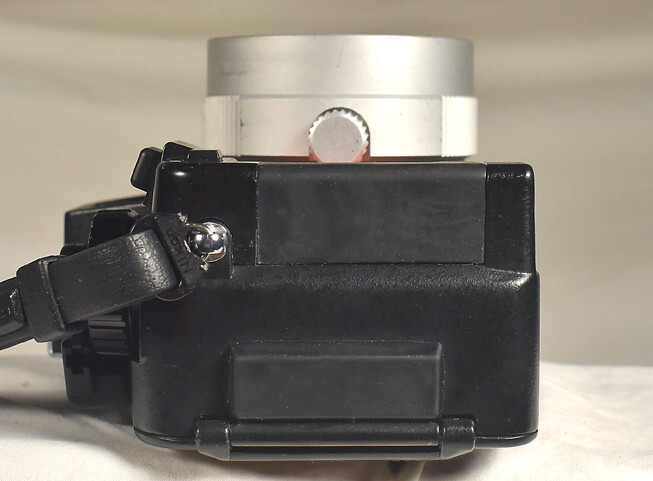 Nikon Nikonos V camera. UW Nikkor 28mm f3.5 lens / Excellent