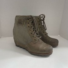 Sorel Booties Boots 1964 Premium Wedge Leather Perforated Lugged Sole Army Green