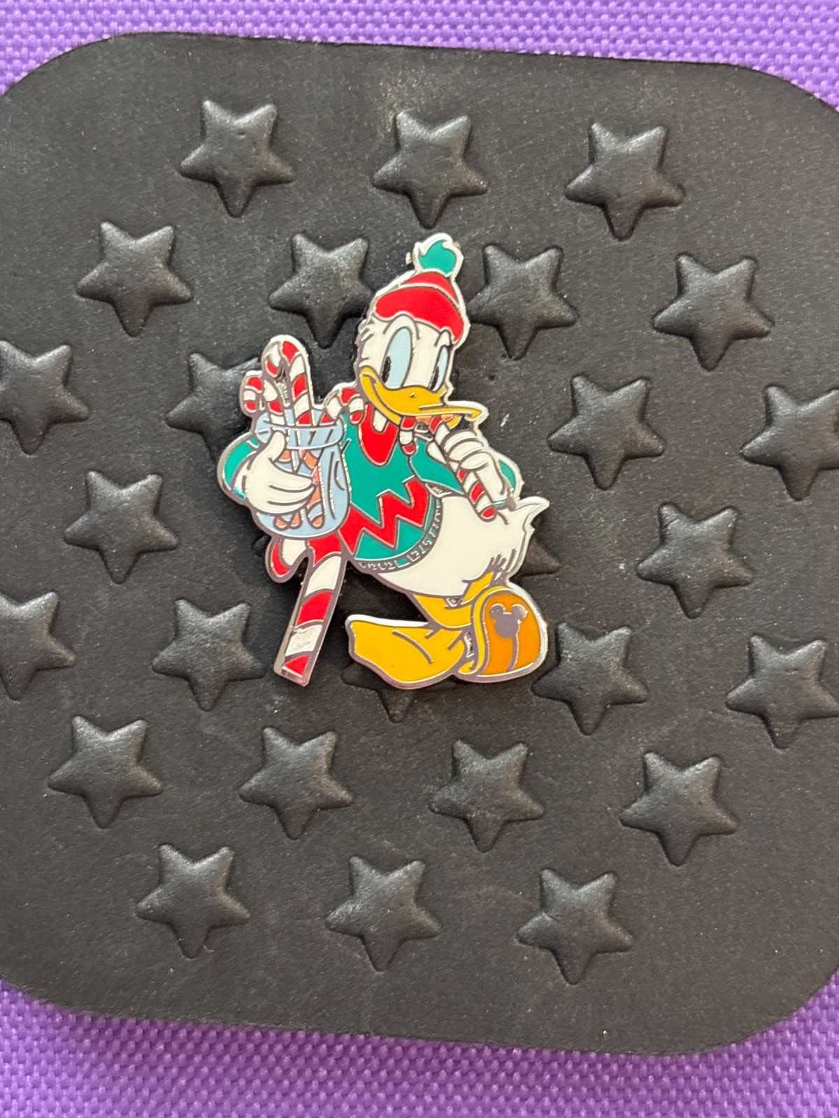 WDW 2025 Wave A Hidden Mickey Donald Christmas CHASER