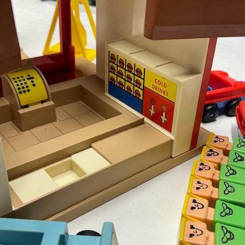 Vintage 1974 Playskool Familiar Places McDonald’s PlaySet #430 with Figures - Picture 8 of 13