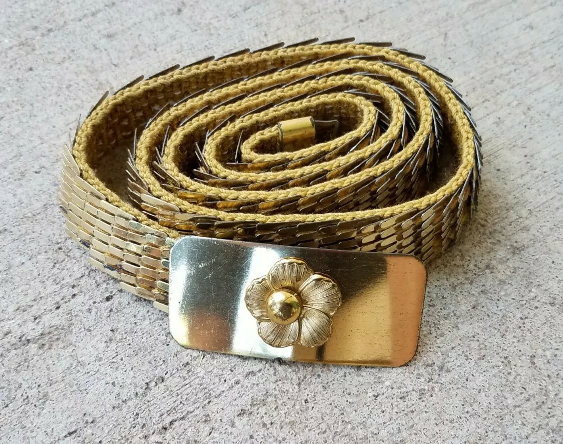 Vintage Gold Metal Fishscale Skinny Belt Stretch Size 31.5 