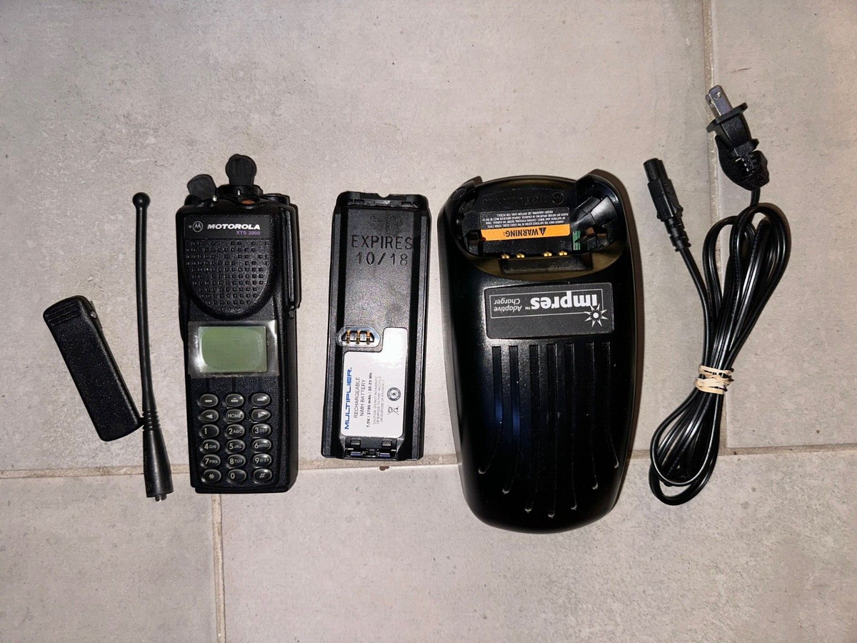 実物ジャンク】モトローラ MOTOROLA XTS3000