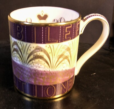 WEDGWOOD QUEEN ELIZABETH 11 GOLDENE HOCHZEIT TASSE MIT ERIC RAVILIOUS DESIGN, 2002