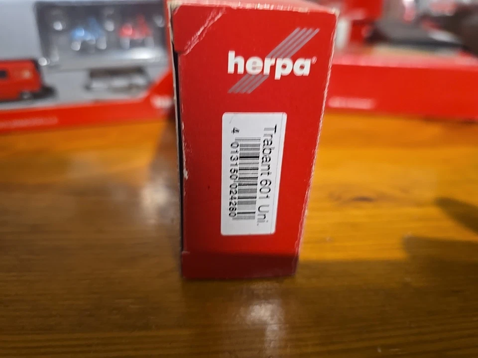 Herpa 024280 1:87/H0 Trabant 601 Uni. Con Rimorchio - Immagine 2 di 4