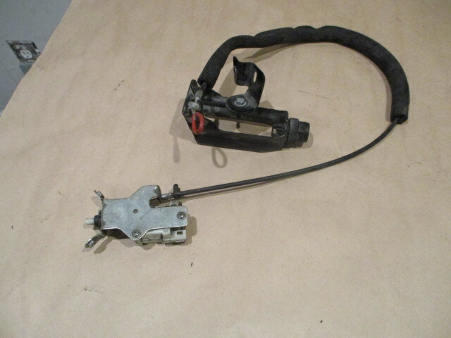 Ferrari 458 Italia - Fuel Door Opening Actuator & Cable   - P/N 69918500