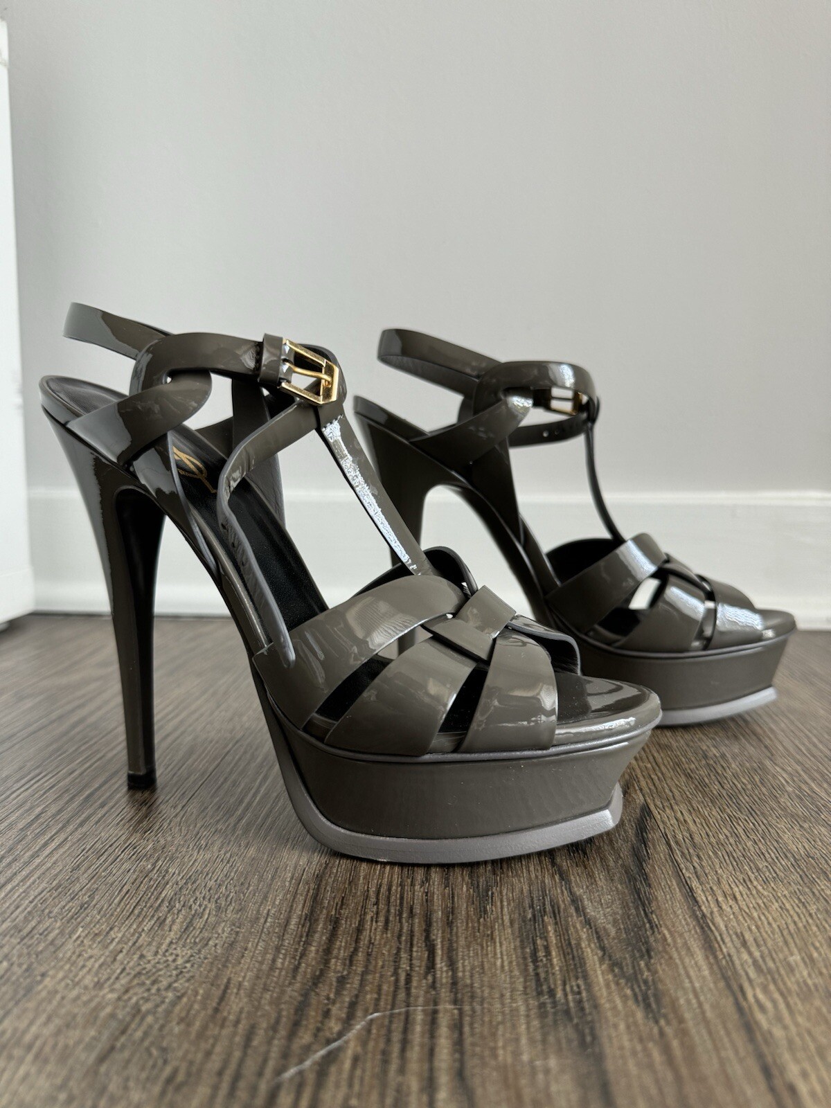 Sandali Yves Saint Laurent plateau Tribute taglia 7 nuovi di zecca