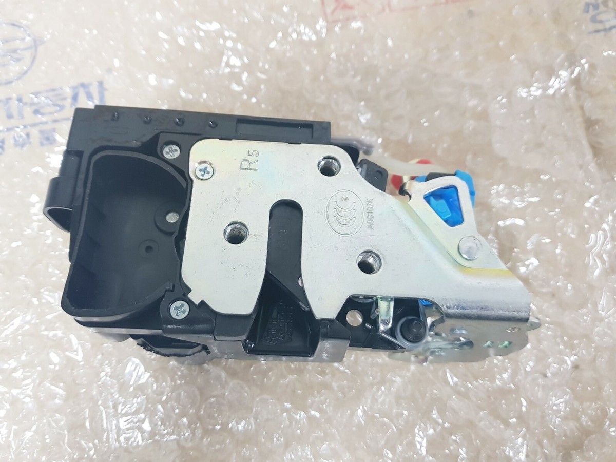 Genuine FRONT DOOR LATCH-RH 7122008040 SSANGYONG REXTON +REKES