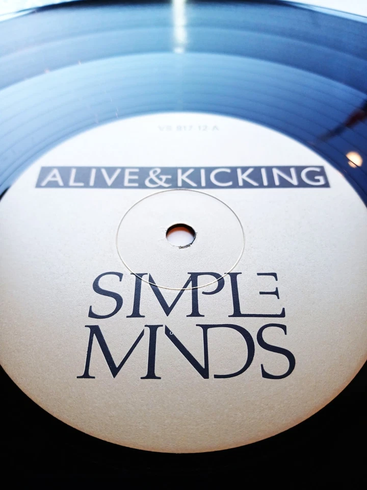 Simple Minds - Alive & Kicking - VS 817-12 - 12" Single - Image 3 of 4