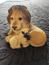Vintage Stone Critters Lion and Lamb Figurine Made in USA 1987 4.5" L 3.5" H