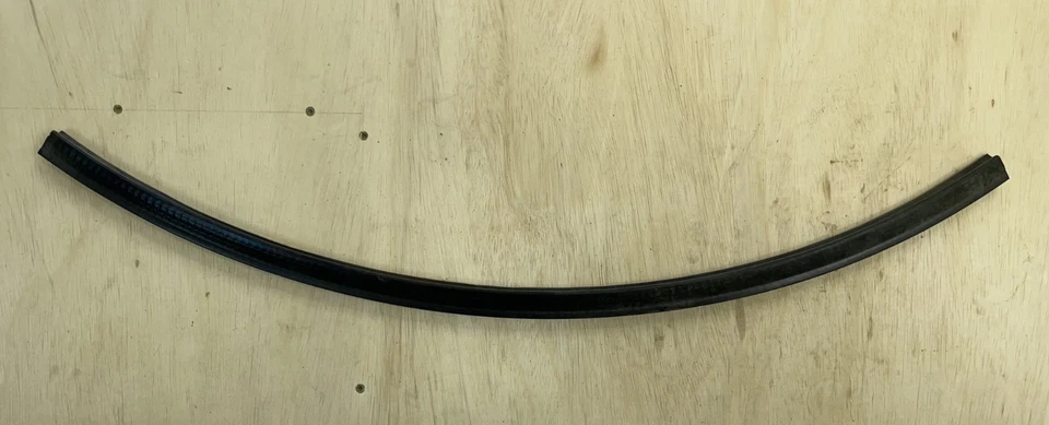 Porta deslizante GM OEM Weatherstrip Guard 97-09 relé Uplander Montana 10332606 novo na caixa - Imagem 2 de 4