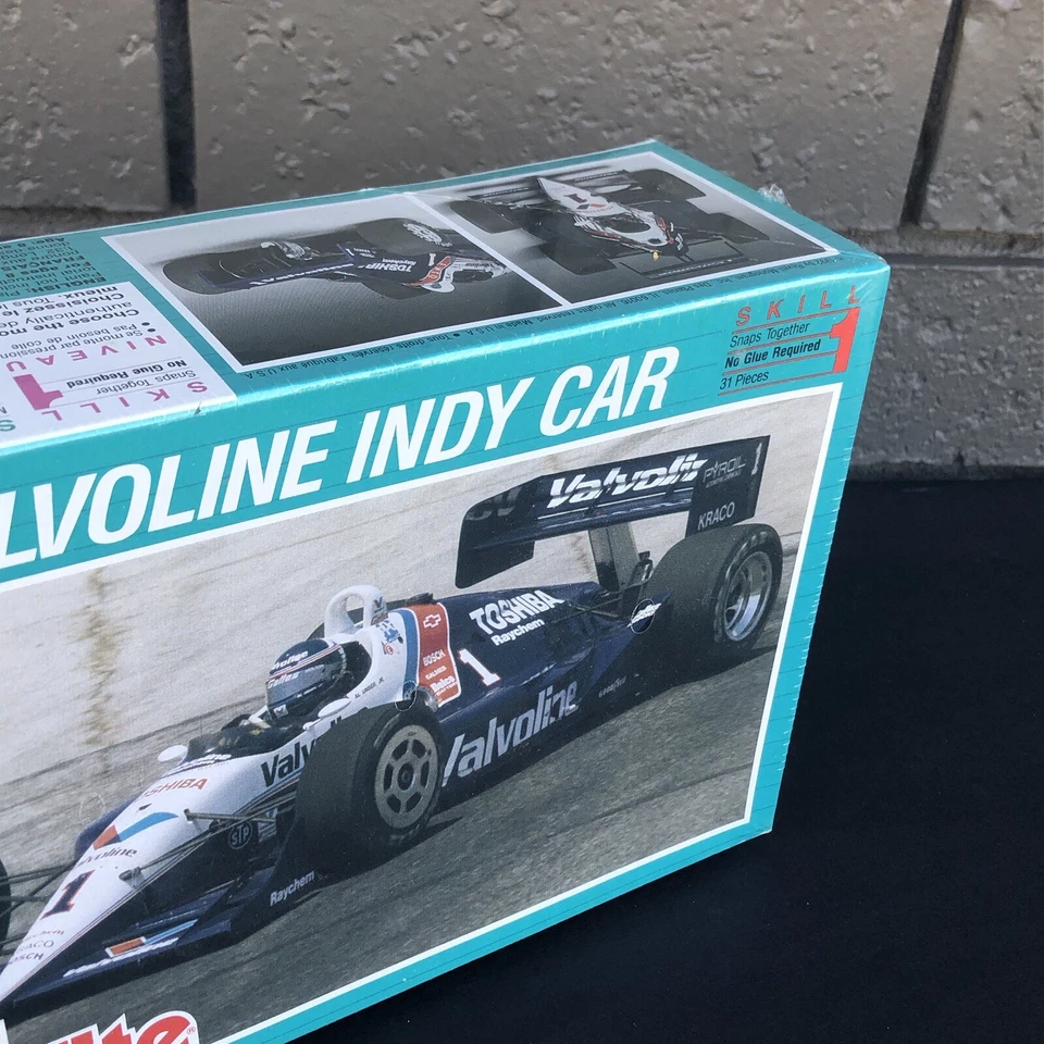 REVELL Snaptite Plastic Model Kit #6262 Valvoline Indy Car 1/32 SEALED Racing - Image 3 of 4