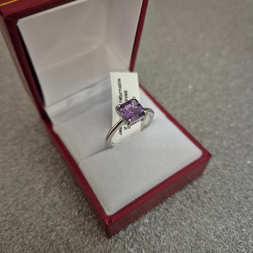 Asscher cut Zambian Amethyst ring in platinum over Sterling silver - Picture 3 of 4