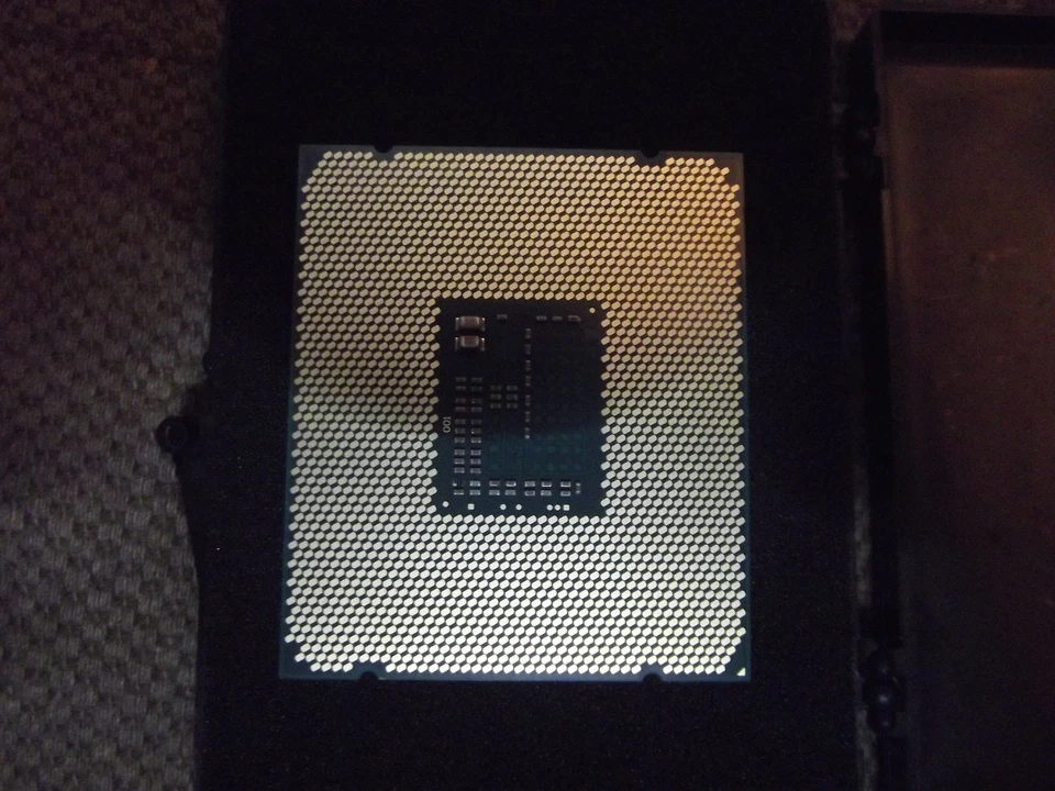 Intel Core i9-7940X 19.25M 4.4 GHz 14 CORES 28 THREADS CD8067303734701 SR3RQ NEW - Image 3 of 4