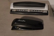 Swingline Black Office Desktop Precision Pro Hole Punch And Stapler Hardly Used 