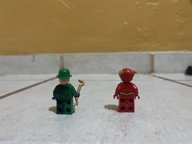 LEGO DC Comics Super Heroes: Batman: the Riddler Chase (76012) Used