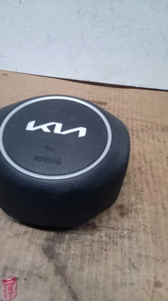 2023 KIA Sportage Used Grey Steering Wheel Air Bag, 31K Miles, OEM Part - Изображение 2 из 4