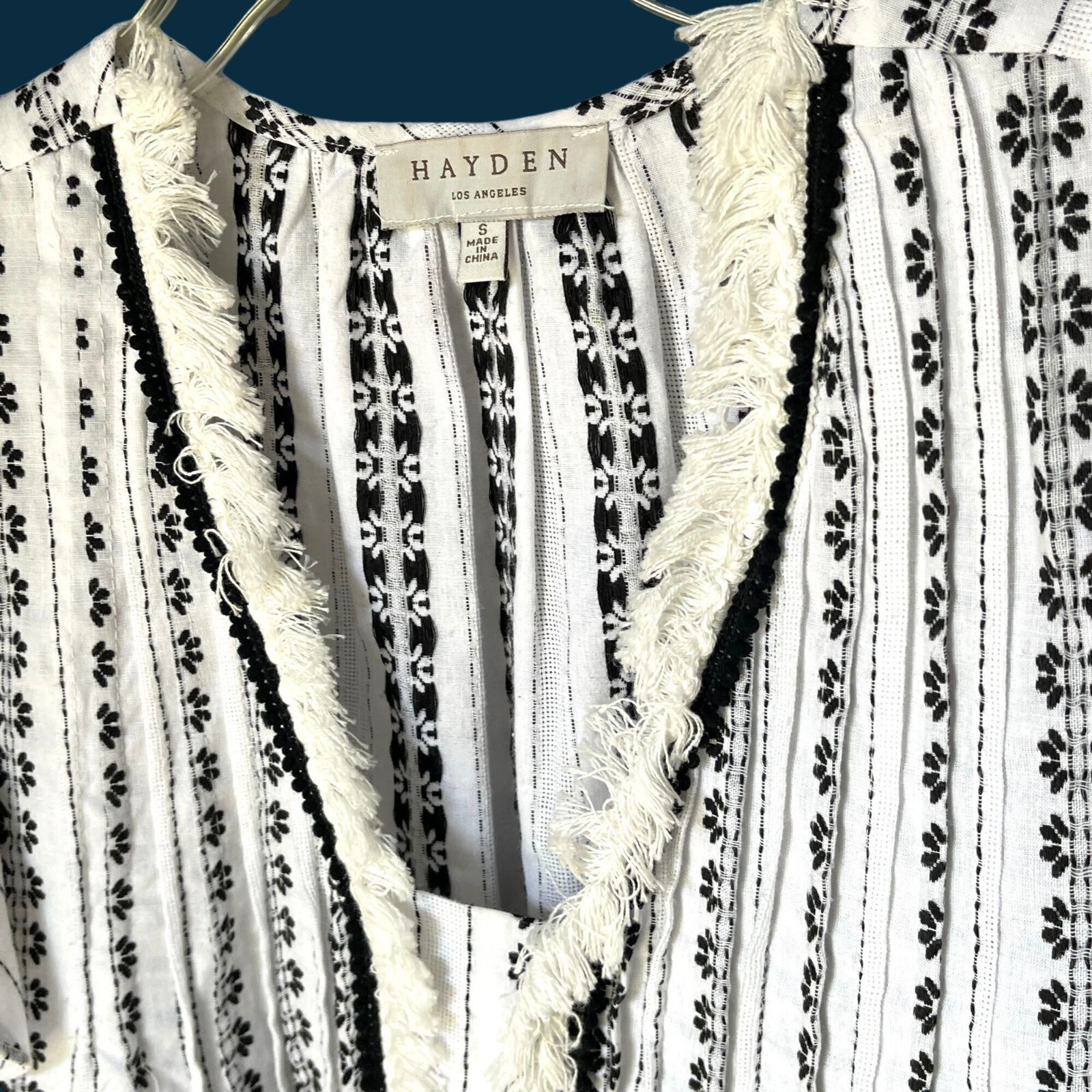 Hayden Los Angeles Woven Flutter Sleeve Vneck White … Gem