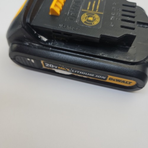 DeWalt Li-Ion 1.5Ah Battery Pack DCB201 and Charger DCB112 - Picture 9 of 11