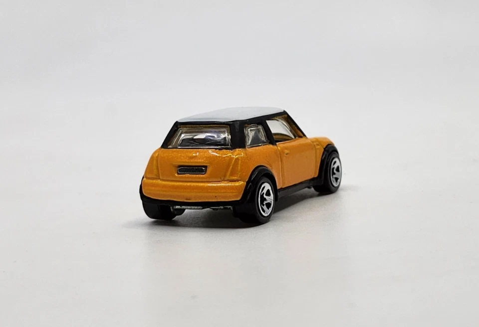 2001 Mini Cooper Hot Wheels® 2002 First Editions™ 1:64 Die-Cast - Image 4 of 4