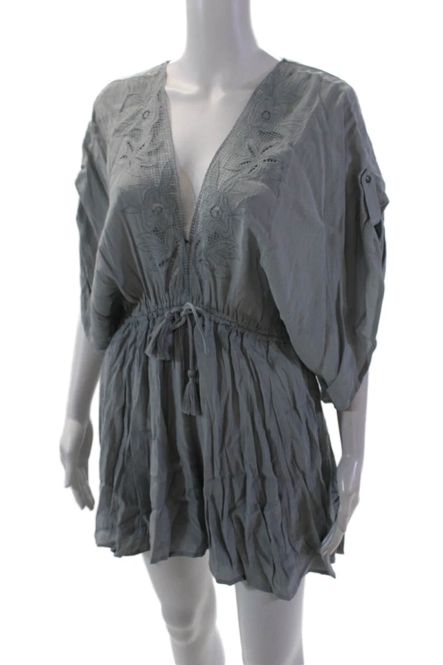 Romper ASTR Feminino Floral Bordado Decote V Manga Curta Cinza Tamanho Médio - Imagem 2 de 4