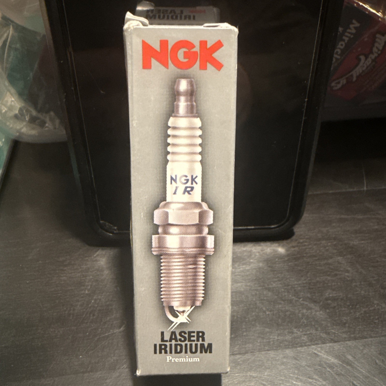 Genuine NGK 6994 Spark Plugs - Laser Iridium IZFR6K11 NEW