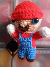 Pupazzi Simil Mario Bros. Pupazzo amigurumi realizzato all'uncinetto. Nuovo