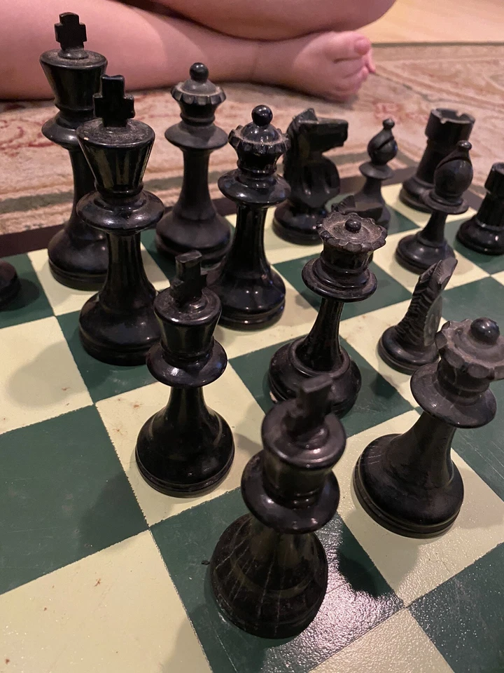 Ajedrez de repuesto de madera vintage MGM Studios 32 piezas JUEGO COMPLETO negro Foto 3 de 4