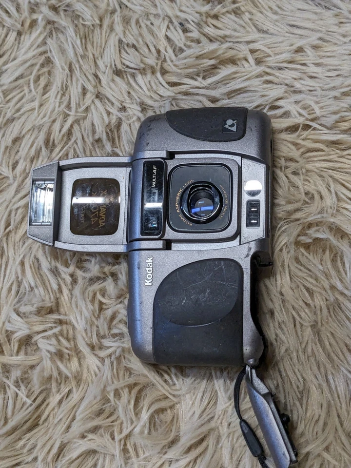 Lote de 4 câmeras de filme digitais não testadas para peças, Sanyo, Vivtar, Kodak, Polaroid - Imagem 2 de 4