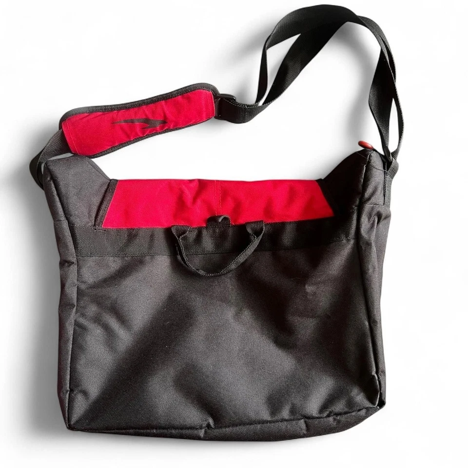 Vintage Y2K Sketchers red and black messenger bag (read) - Image 3 of 4