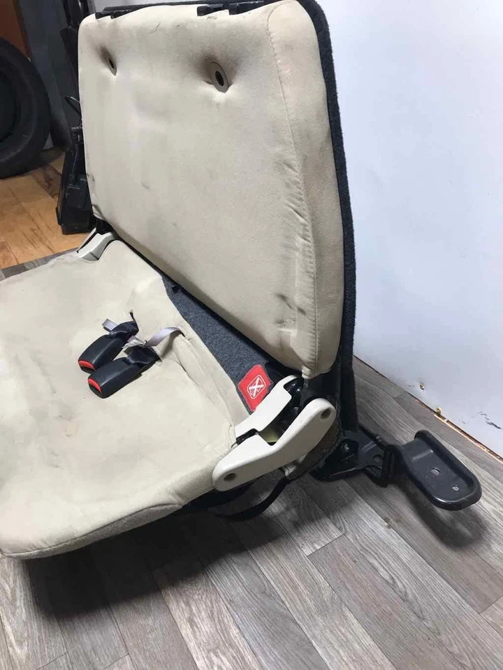 Asiento 3ª fila sin reposacabezas tela beige OE se adapta a MITSUBISHI OUTLANDER 2007-2013 Foto 3 de 4