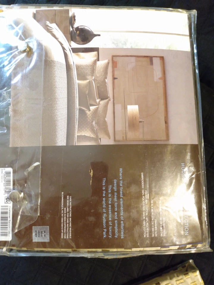 Funda nórdica Hudson Park DELANCY King y 2 fundas King PRECIOSA dorada metálica nueva con etiquetas Foto 3 de 4