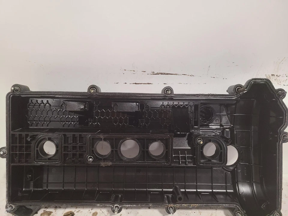 Used Engine Valve Cover fits: 2012 Ford Escape Valve Cover Grade A - Image 2 of 4