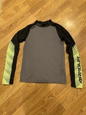 under armour boys fitted long sleeve cold gear YLG
