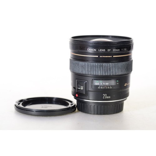 Canon EF 2.8/20 USM Wide Angle Lens - EOS Wide Angle Lens 20mm F/2.8 - Picture 1 of 5