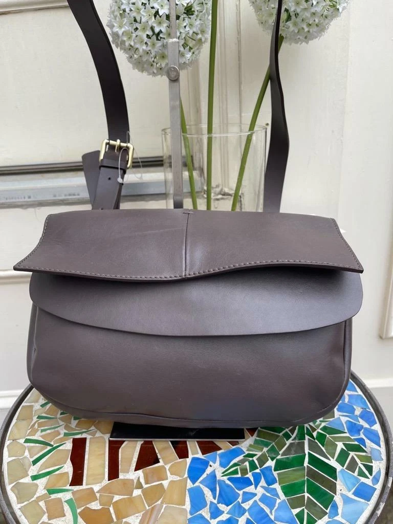 Lia numa purse clearance
