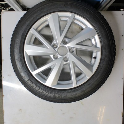 Original Audi Q2 Winterkompletträder 215/55 R 17 94V  81A601025C