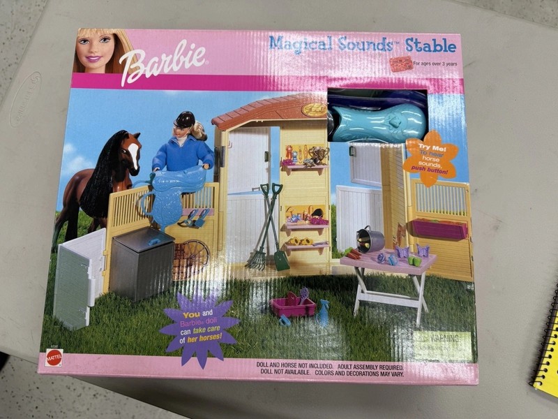 BRAND NEW SEALED 2000 Mattel Barbie Magical Sounds Stable Playset VINTAGE
