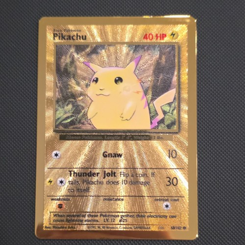 Carte Pokemon Pikachu TCG Métal Doré Célébrations Collection Ultra Premium 58/102