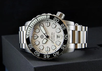 HELM KHURABURI TITANIO - Esfera Blanca, Automático, Pulsera y Correa de Nylon TOTALMENTE NUEVO - Imagen 1 de 4