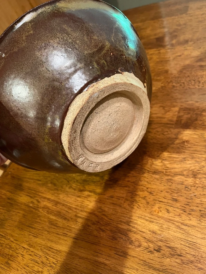 Cuenco de cerámica mediano rojo hecho a mano Foto 4 de 4