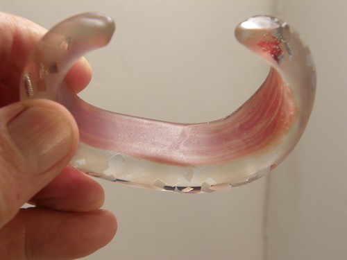 XENO GLASSWORKS PYREX ART GLASS CUFF BRACELET CLEAR & RED SANDBLASTED PATTERN - Picture 17 of 24