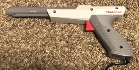 TWO 1985 Vintage Nintendo NES-005 Grey Zapper Guns ~ Excellent Condition!!