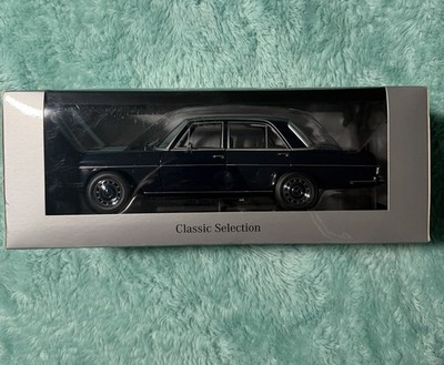 Norev Mercedes-Benz 280 SE Classic Selection 1:18 Collectible