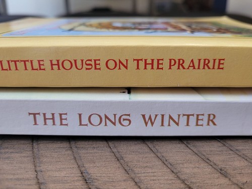 2 Vintage Laura Ingalls Wilder PBs Like New Little House & Long Winter Harper - Imagen 3 de 5