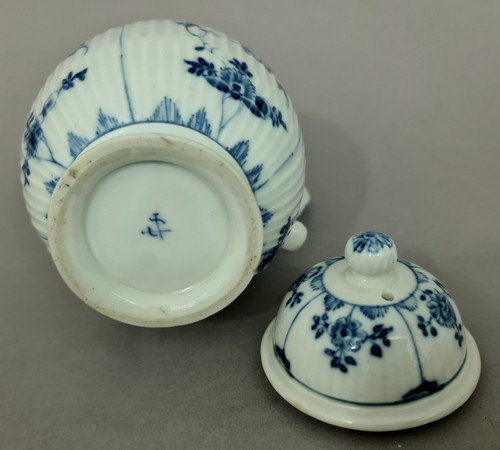 M3040 Barocke Meissen Kaffeekanne, „Strohblumen“, gebrochener Stab, um 1750 - Picture 10 of 12