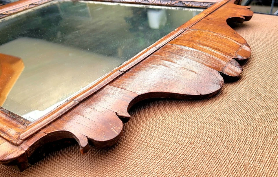 18th Century George II Veneered Walnut and Gilt Wall Mirror Beveled  - Image 3 of 4