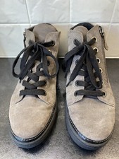 Image of GABOR LADIES GREY SUEDE BOOTS SIZE 4. BRAND NEW.