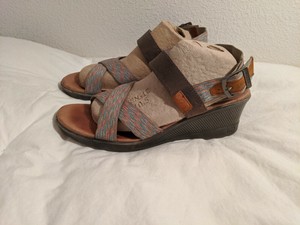 keen wedge sandals