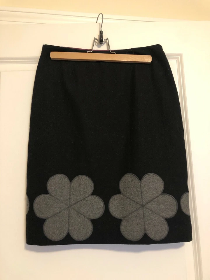 EUC Boden Women's Appliqué Black Wool Blend Skirt Lined sz 4 Long US 8 Long UK