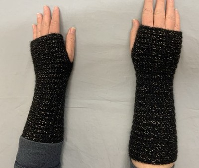Eileen Fisher Yak Blend Glovelettes, Black/Metallic, One Size